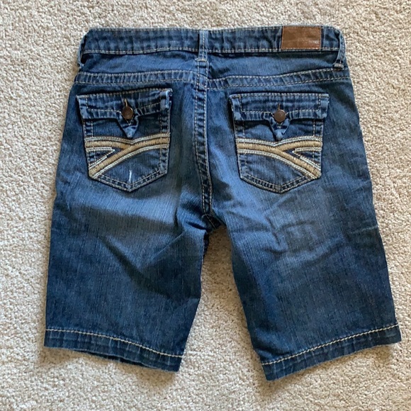Bermuda Jean Shorts - Picture 3 of 3